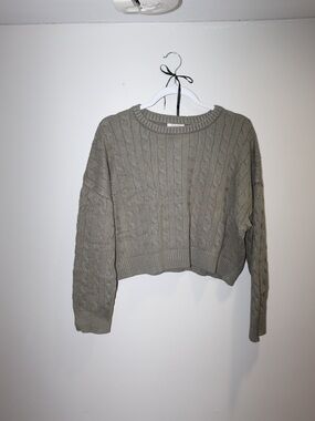 Cropped Cable Knit Crewneck Sweater - Olive